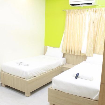 Hotel Jfive Residency à Chennai Extérieur photo