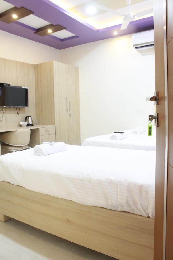 Hotel Jfive Residency à Chennai Extérieur photo