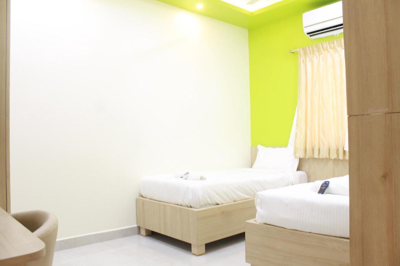 Hotel Jfive Residency à Chennai Extérieur photo