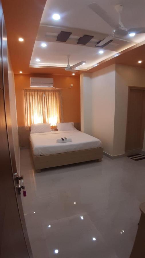 Hotel Jfive Residency à Chennai Extérieur photo